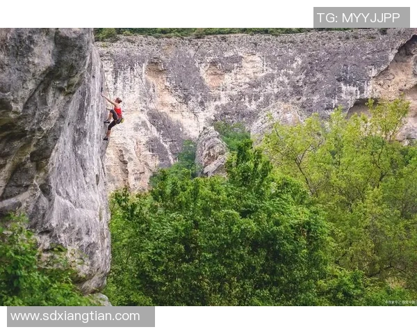 攀岩深度：解密重庆攀岩队的中路突破